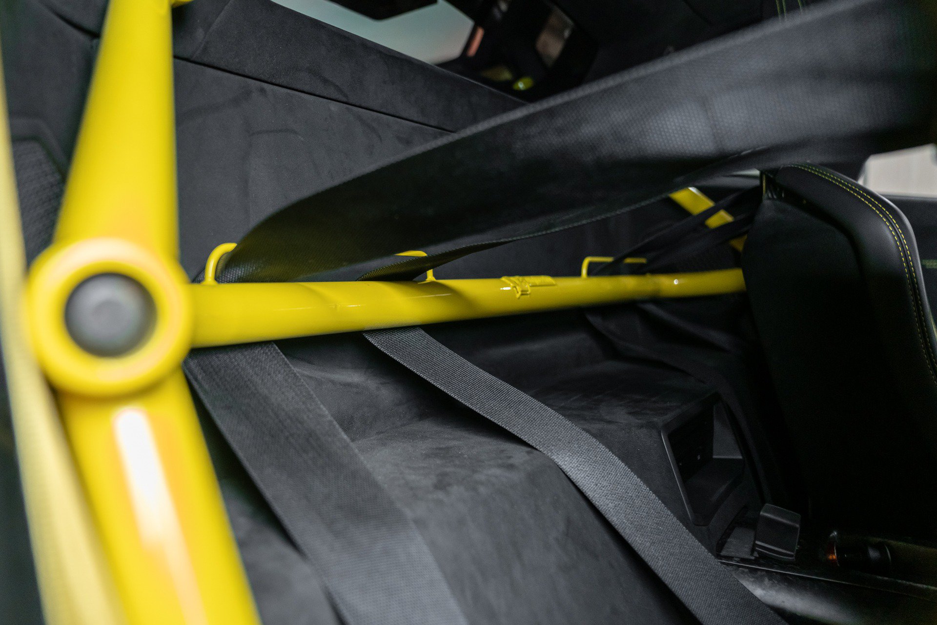 Used 2018 Lamborghini Huracan Performante AWD/4WD image 21