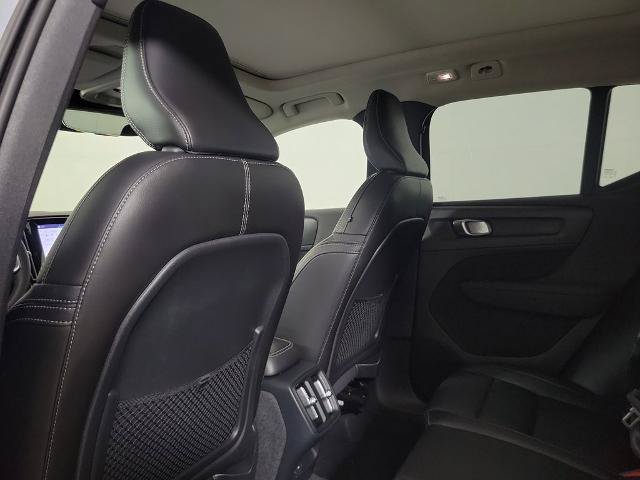 Used 2024 Volvo XC40 B5 Plus AWD/4WD image 16