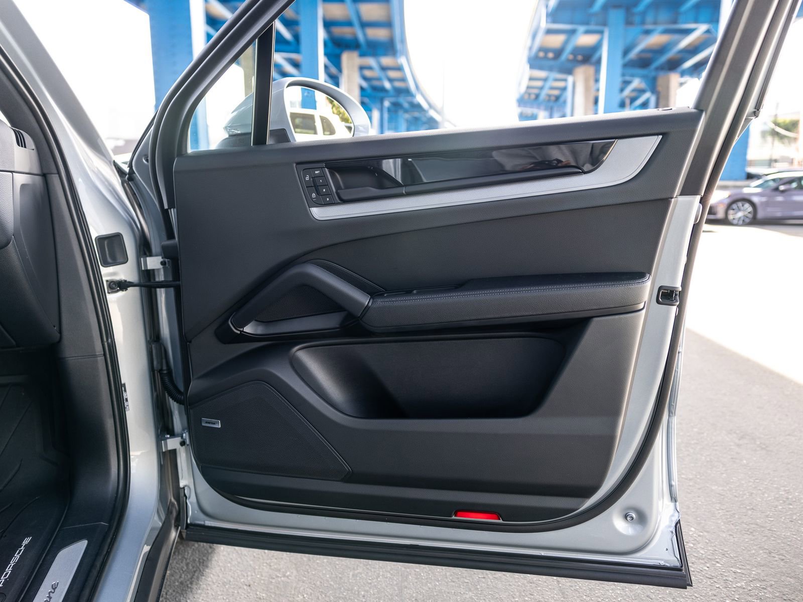 Certified 2025 Porsche Cayenne image 45