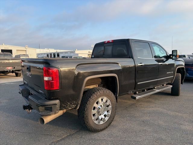Used 2019 GMC Sierra 2500 Denali w/ Duramax Plus Package image 4