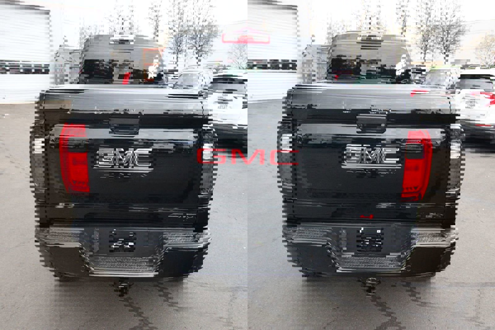 Used 2024 GMC Canyon AT4X AWD/4WD image 4