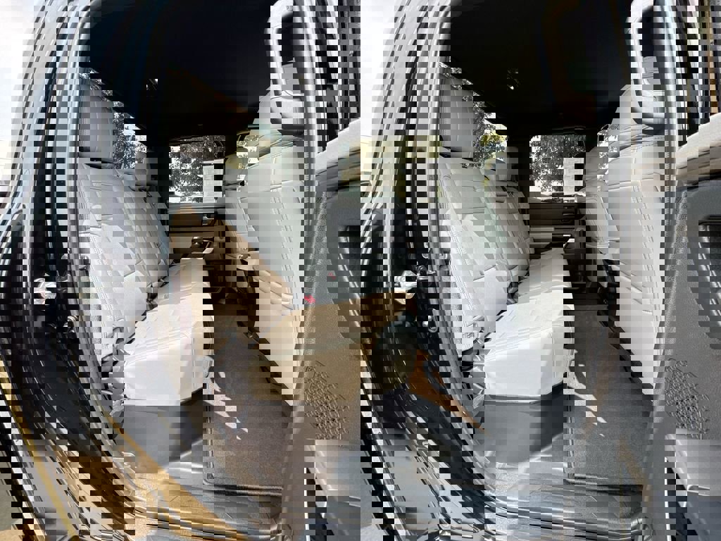 Used 2025 Toyota Tundra Limited image 25