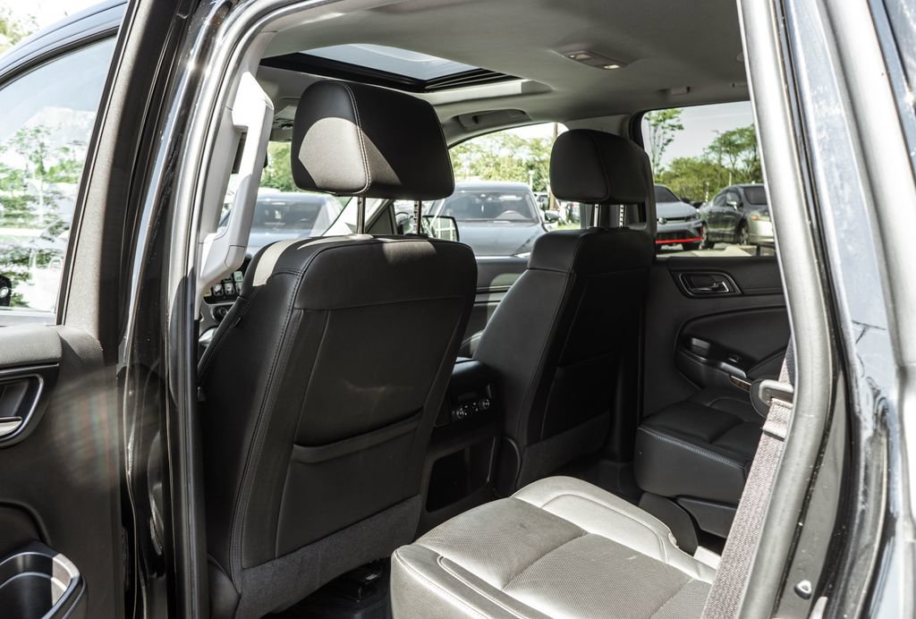 Used 2020 Chevrolet Tahoe Premier w/ RST Edition AWD/4WD image 28
