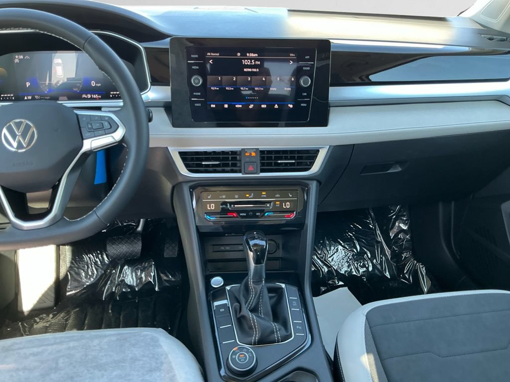New 2026 Volkswagen Taos SE AWD/4WD image 11