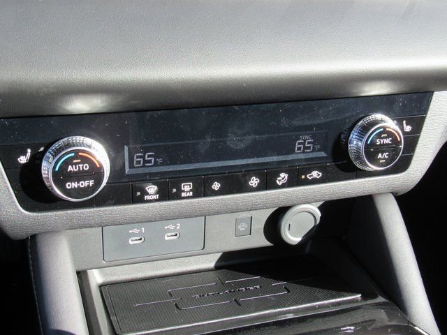 New 2025 Mitsubishi Outlander SE image 20