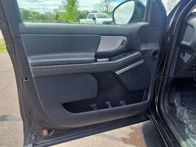 Used 2025 Ford Expedition Max Active AWD/4WD image 26