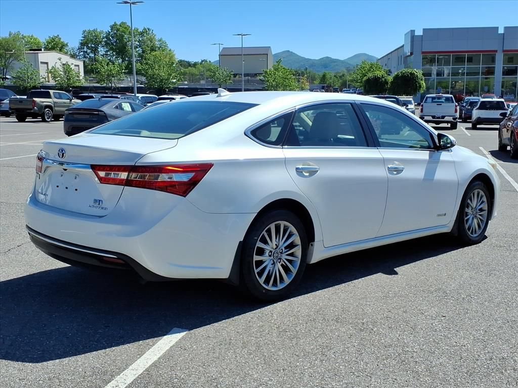 Used 2018 Toyota Avalon Limited w/ All Weather Liner Package FWD image 4