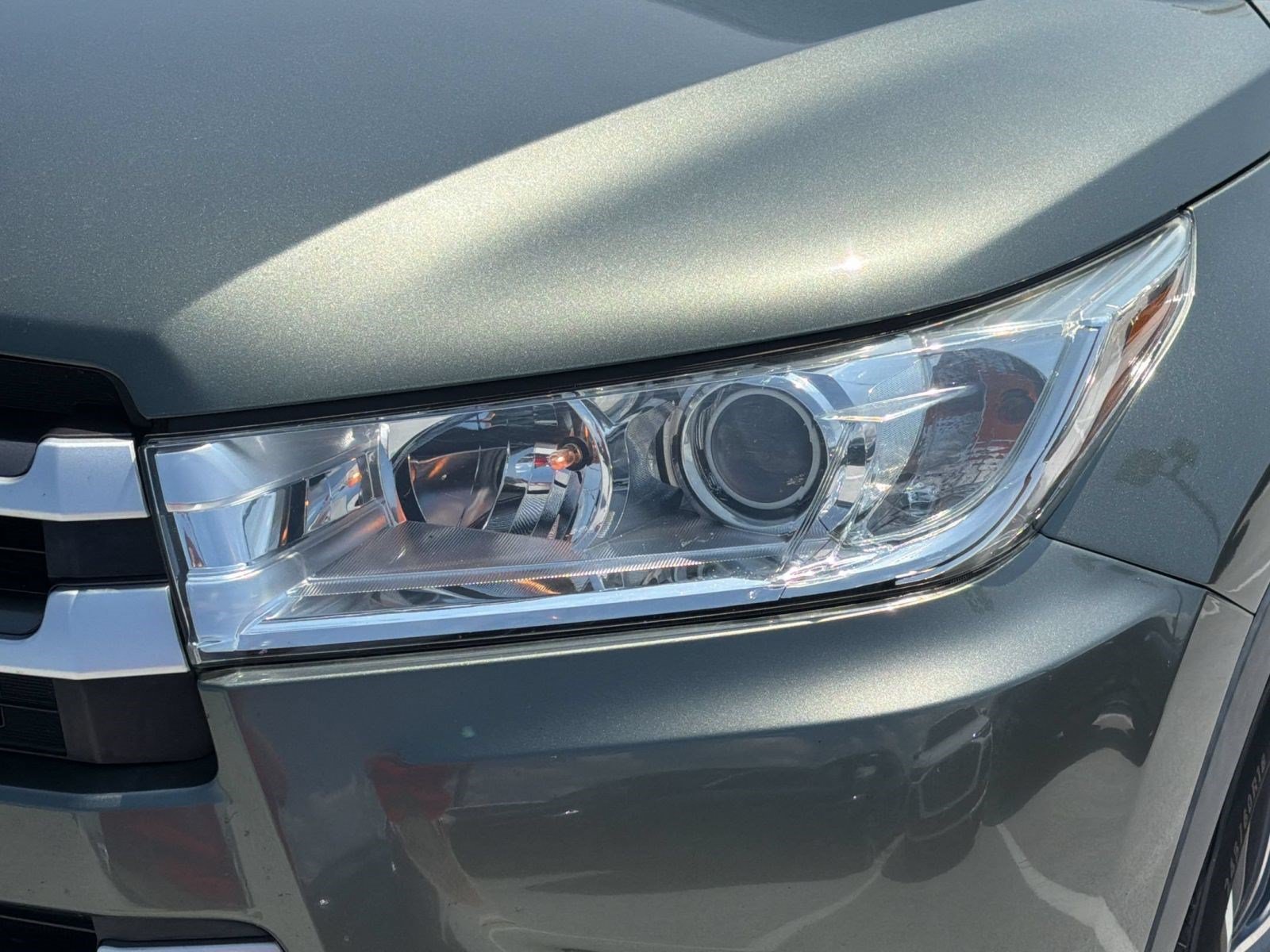 Used 2019 Toyota Highlander XLE FWD image 10