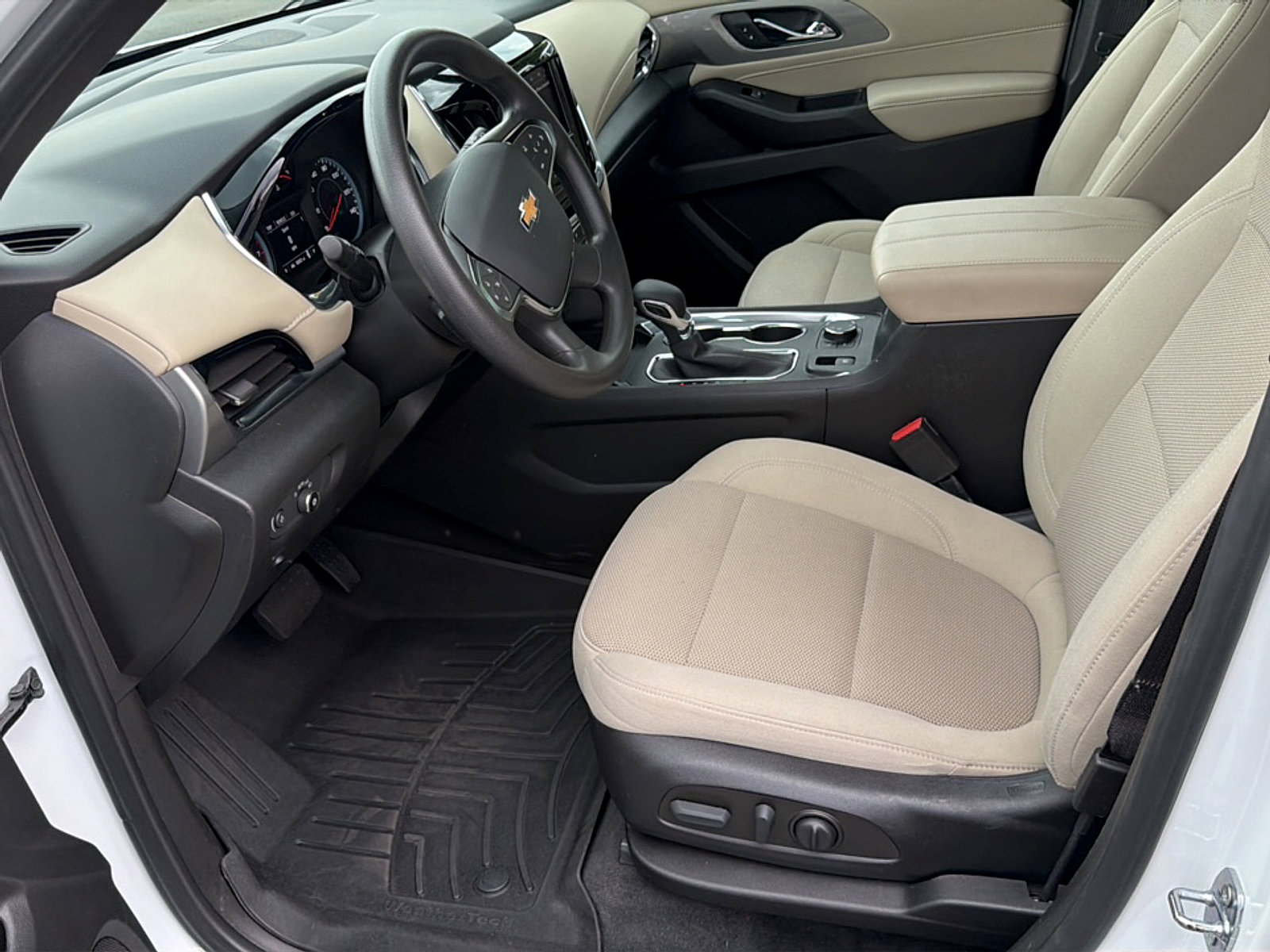 Used 2022 Chevrolet Traverse LS AWD/4WD image 14