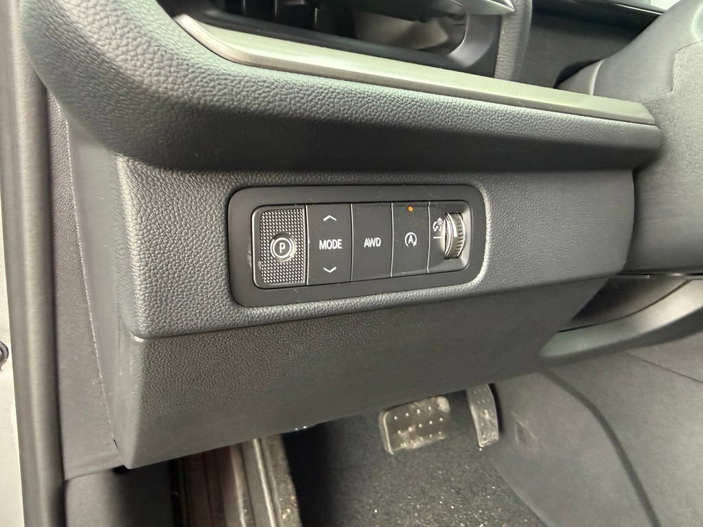 New 2027 Chevrolet Traverse LT w/ Sun and Wheel Package AWD/4WD image 16