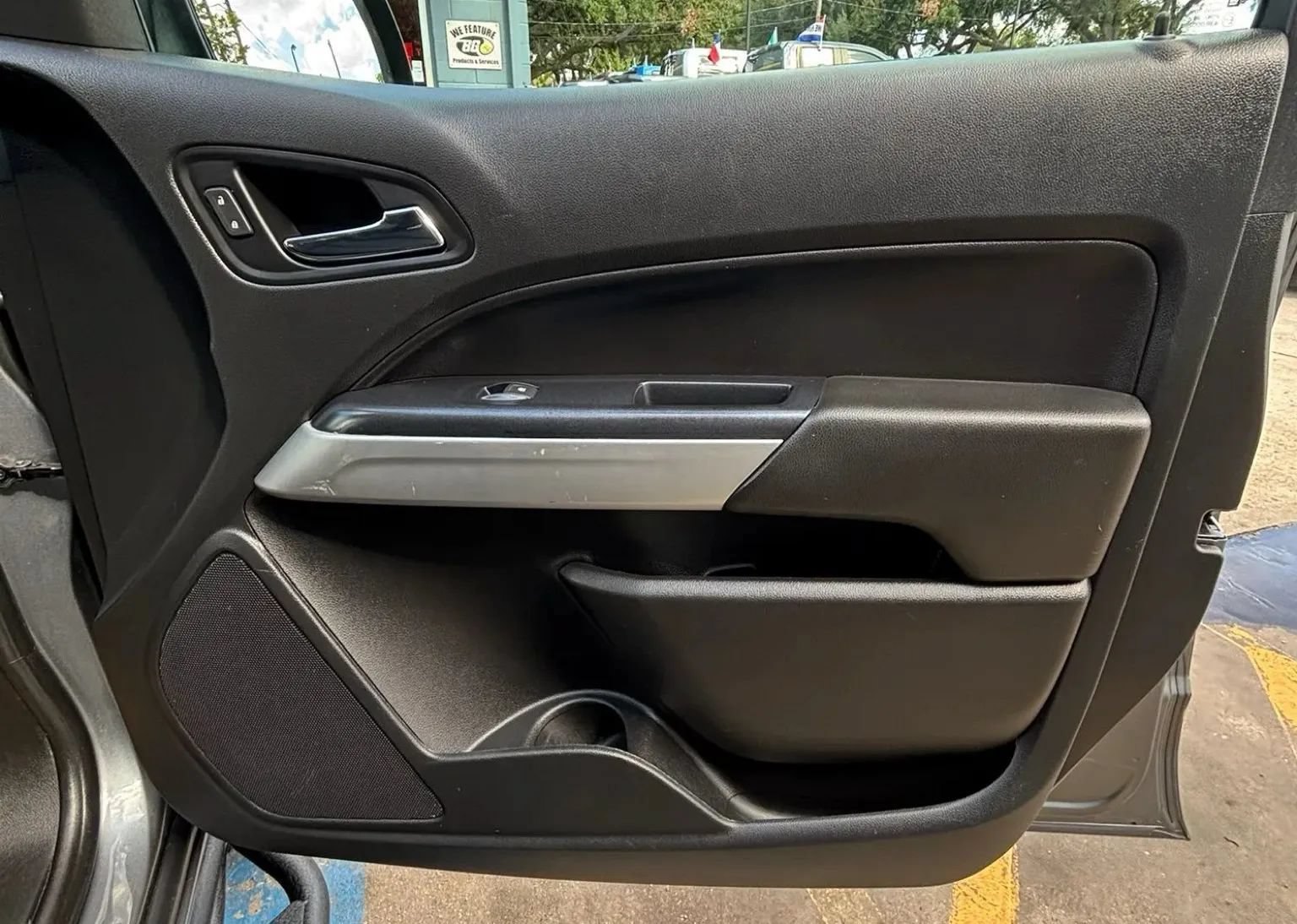 Used 2021 Chevrolet Colorado LT w/ Safety Package RWD image 19