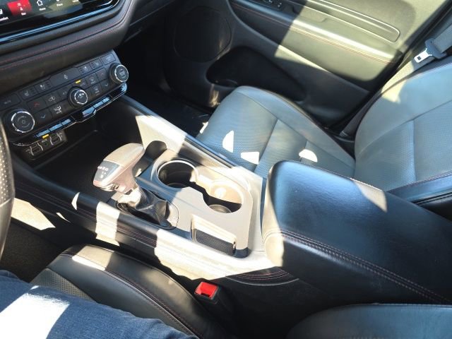 Used 2024 Dodge Durango GT image 32