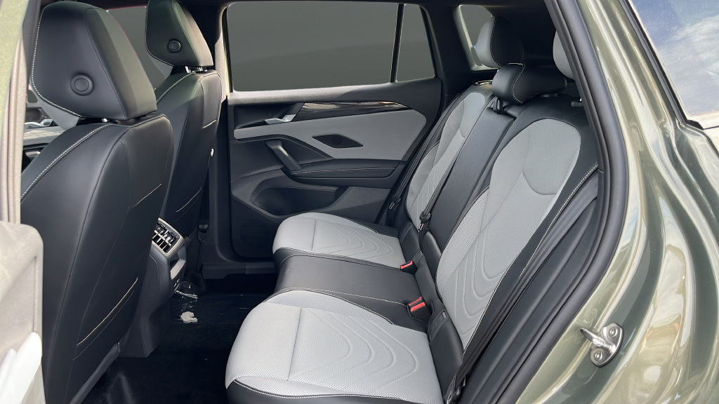 New 2026 Volkswagen Tiguan SE R-Line AWD/4WD image 22