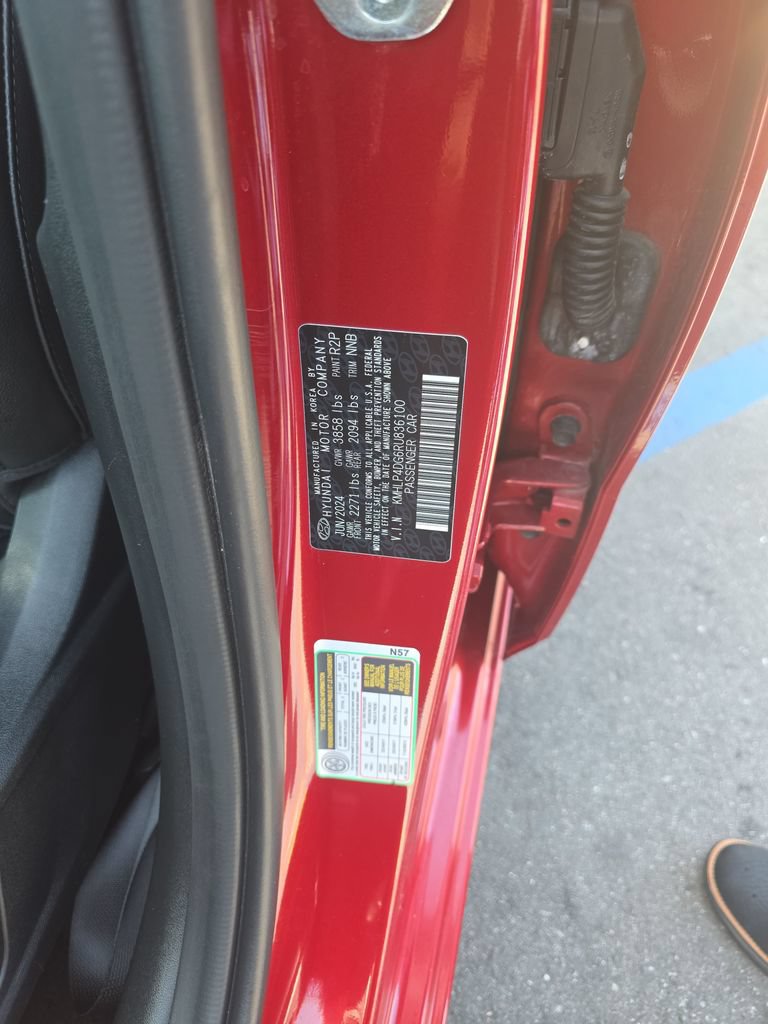 Used 2024 Hyundai Elantra Limited FWD image 28