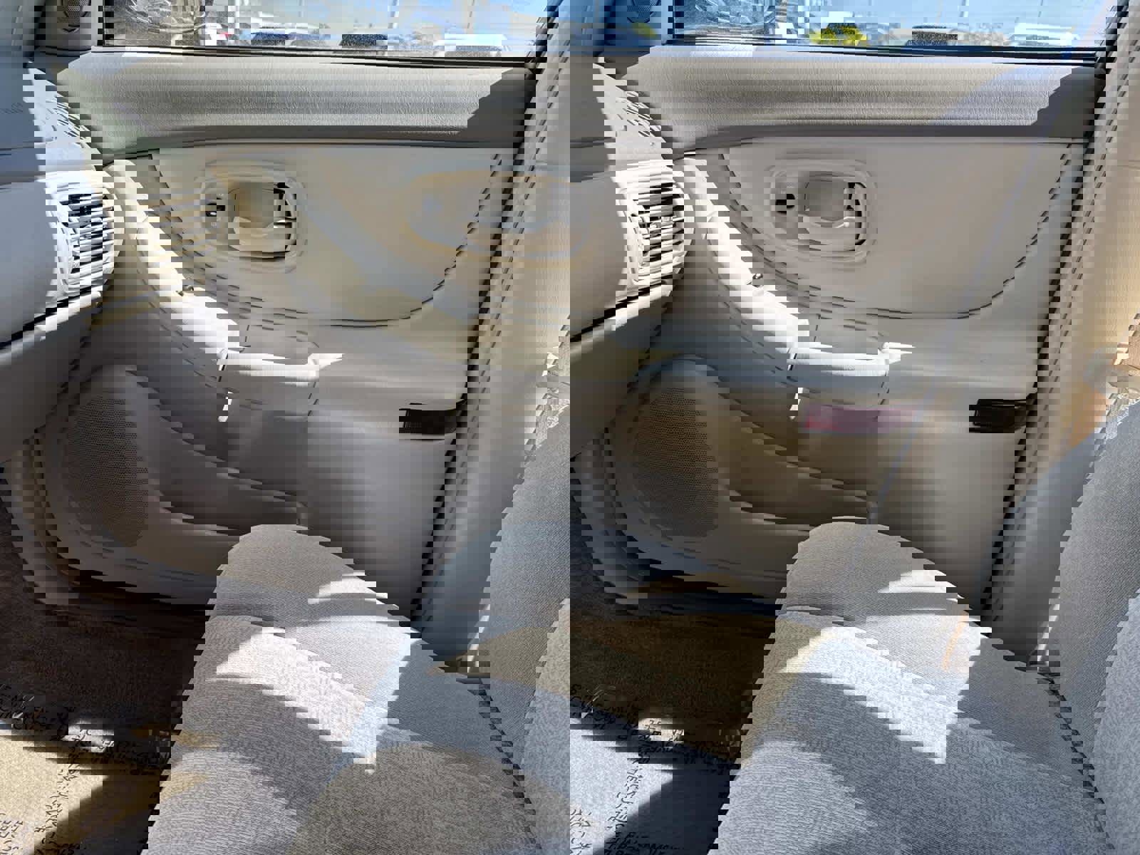 Used 2001 Oldsmobile Intrigue GX w/ Driver Control Pkg image 21