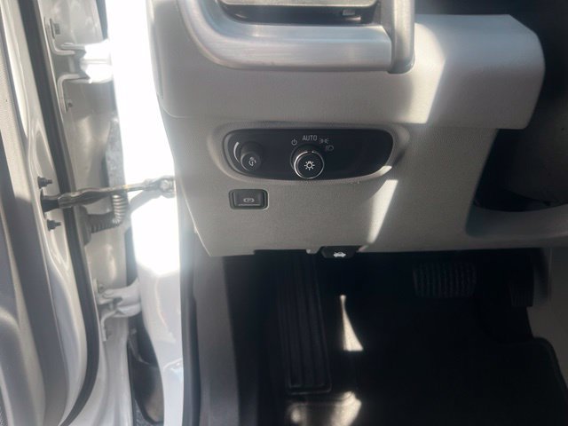 Used 2024 GMC Terrain SLE FWD image 12