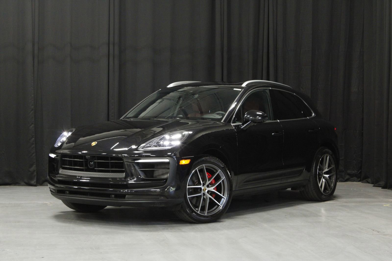 Certified 2025 Porsche Macan S AWD/4WD video 1