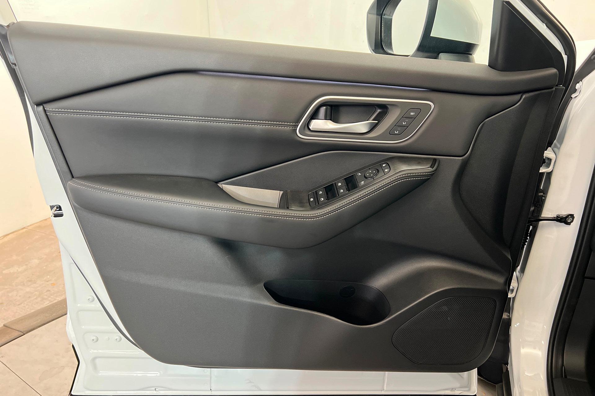 New 2026 Nissan Rogue Platinum AWD/4WD image 14