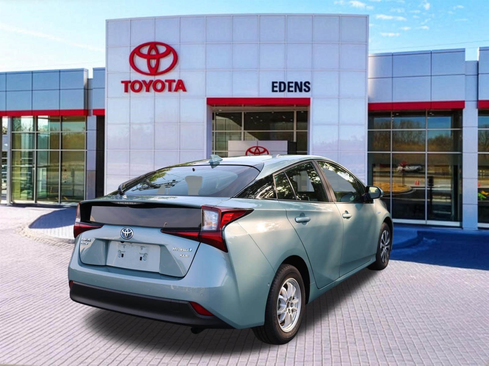 Certified 2020 Toyota Prius XLE AWD/4WD image 3