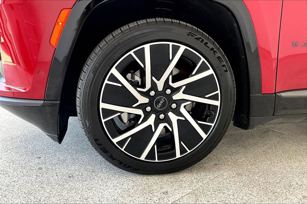 Used 2025 Jeep Wagoneer S Limited image 11