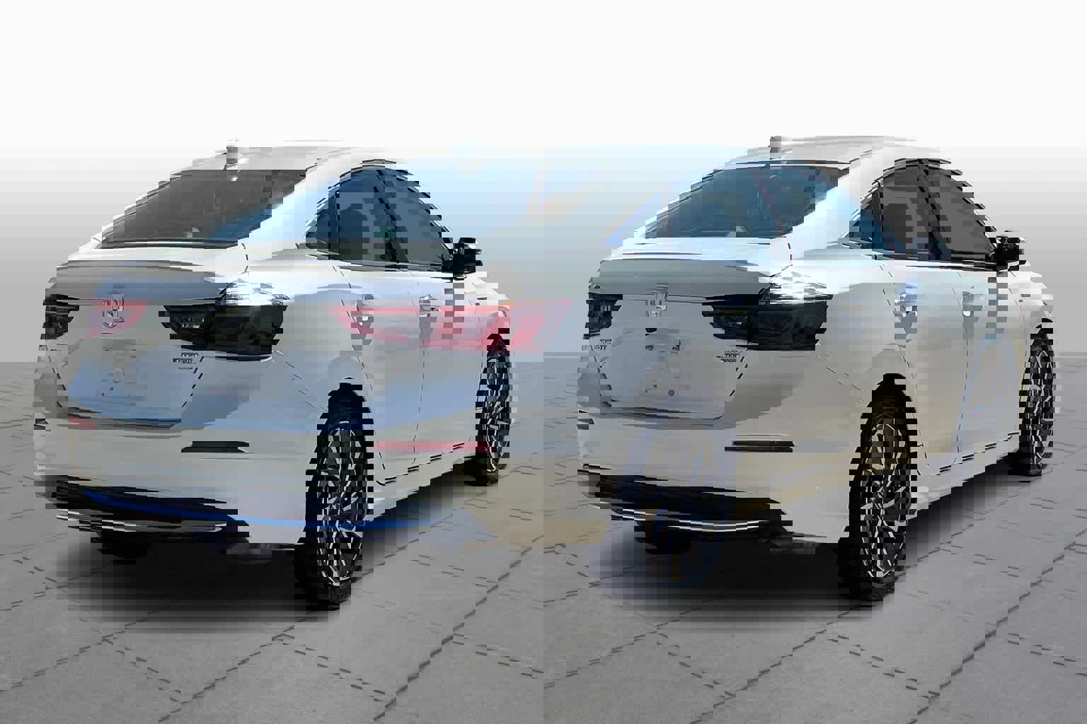 Used 2019 Honda Insight Touring image 12