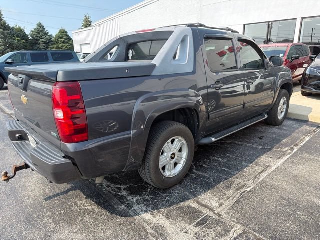 Used 2011 Chevrolet Avalanche LT w/ Luxury Package AWD/4WD image 7