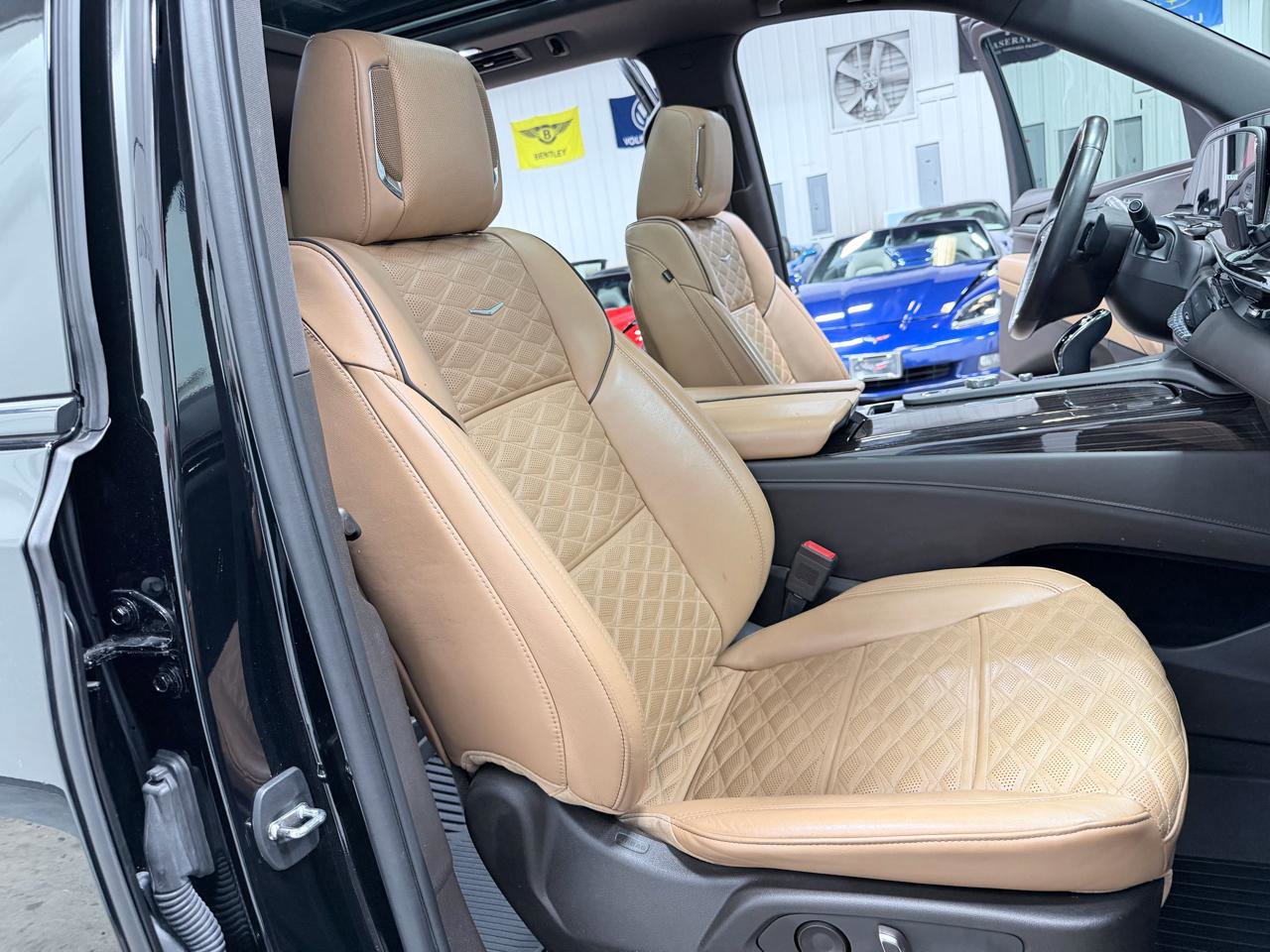 Used 2022 Cadillac Escalade Sport w/ Touring Package AWD/4WD image 40