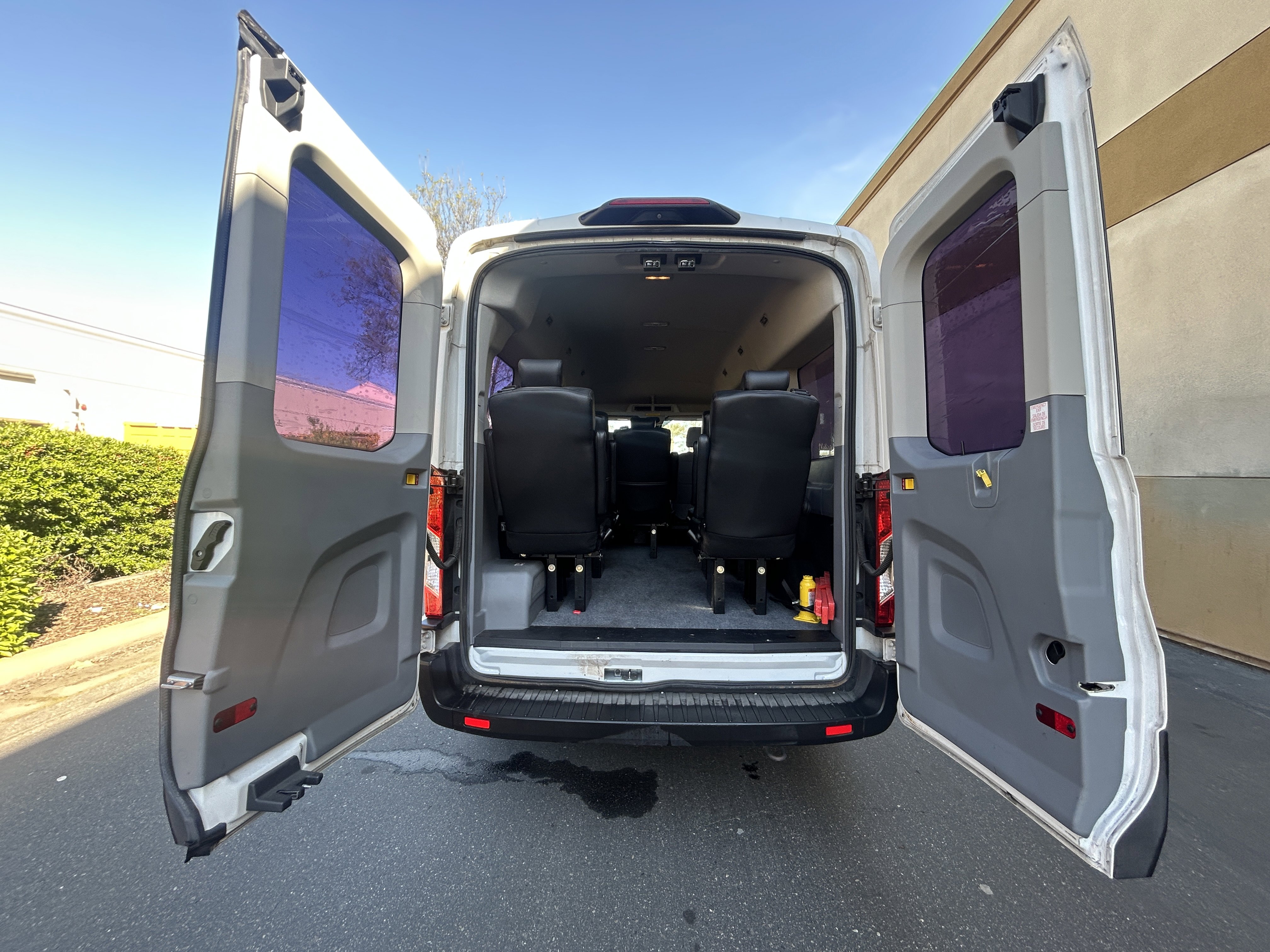 Used 2019 Ford Transit 150 XLT image 22