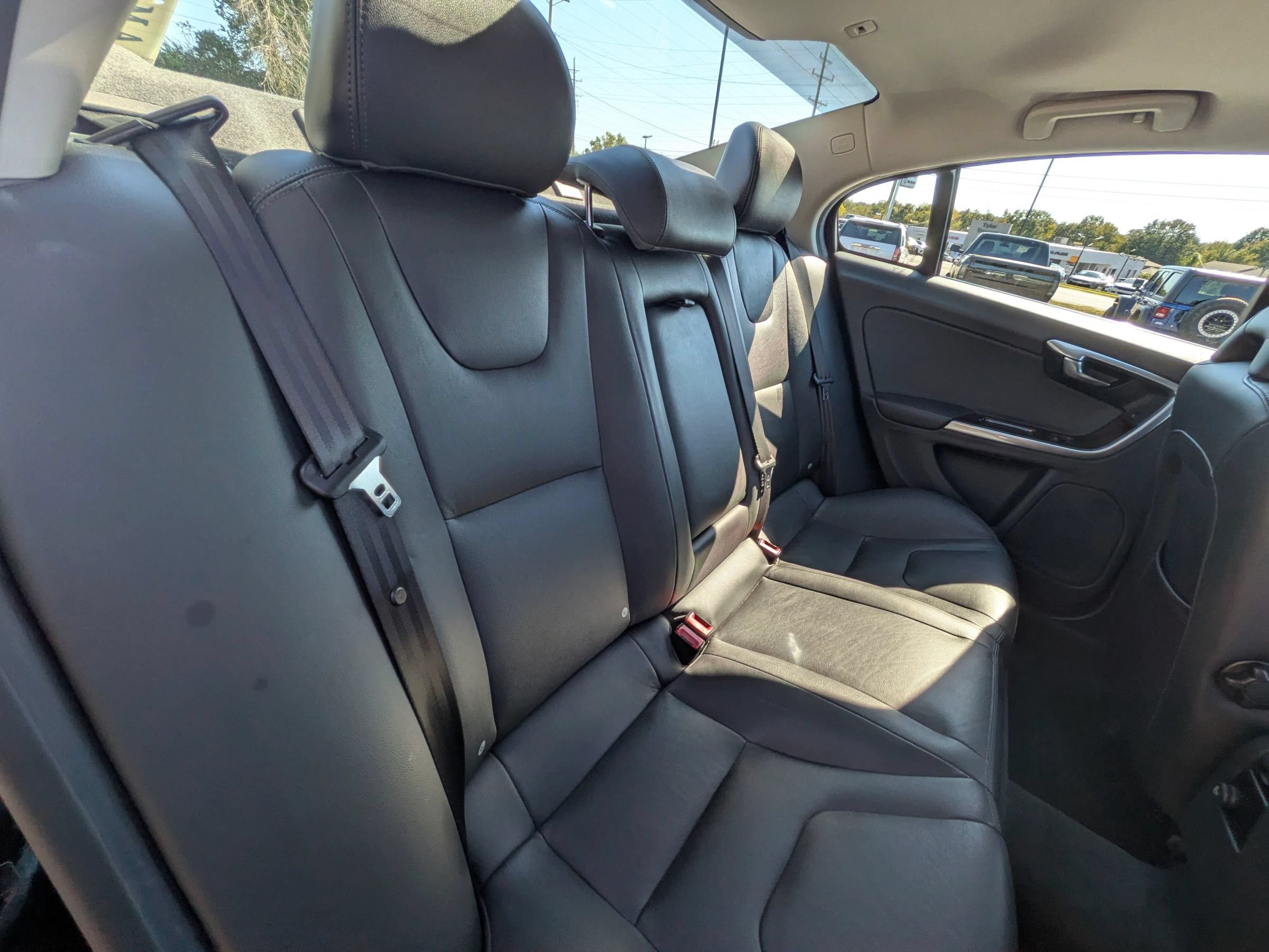 Used 2015 Volvo S60 T5 Platinum FWD image 38