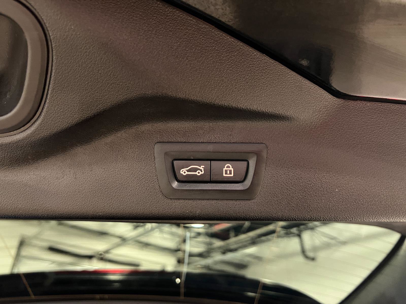 Used 2021 BMW X7 xDrive40i w/ M Sport Package image 45