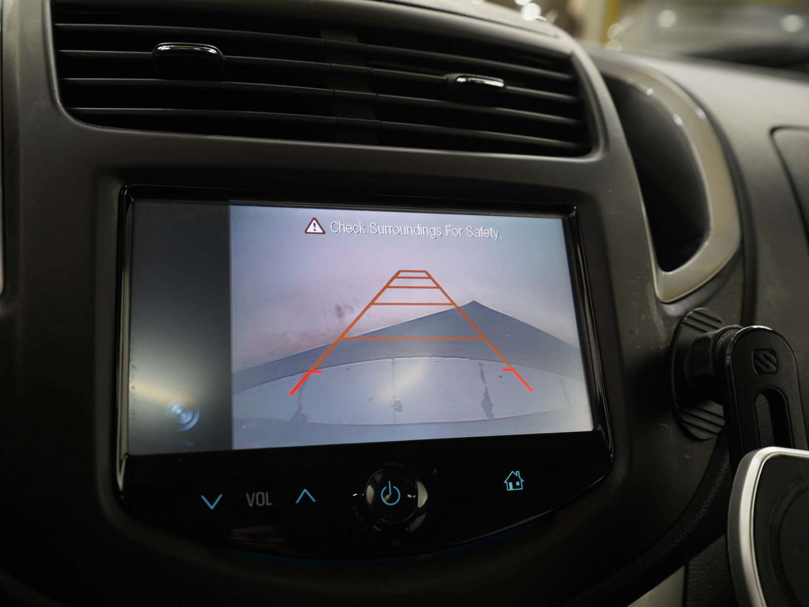 Used 2015 Chevrolet Trax LT w/ LT Sun and Sound Package FWD image 28