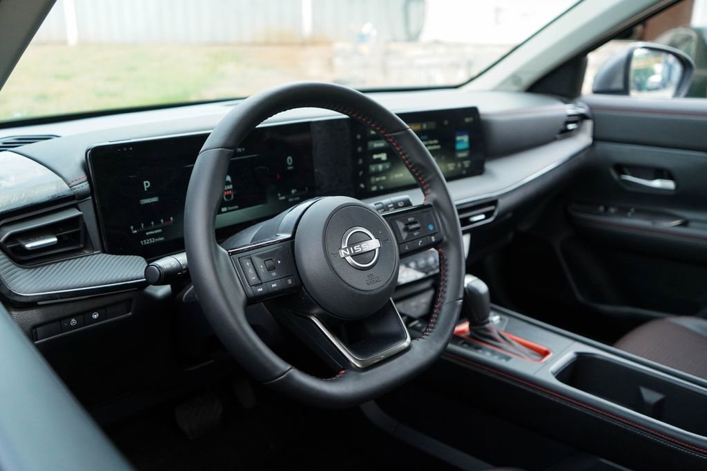 Used 2025 Nissan Kicks SR w/ SR Premium Package image 7