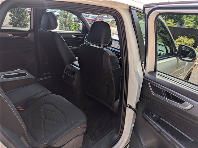 Certified 2025 Volkswagen Atlas Cross Sport SE w/ Panoramic Sunroof Package AWD/4WD image 14
