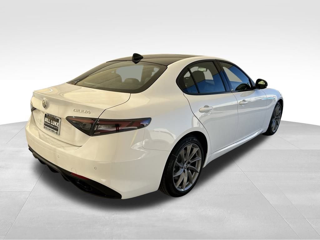New 2025 Alfa Romeo Giulia image 7