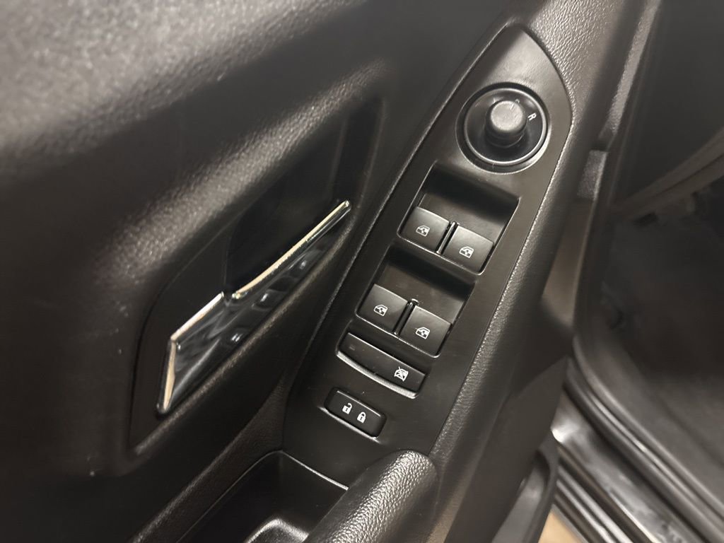 Used 2022 Chevrolet Trax LS w/ Tint and Cruise Package image 18