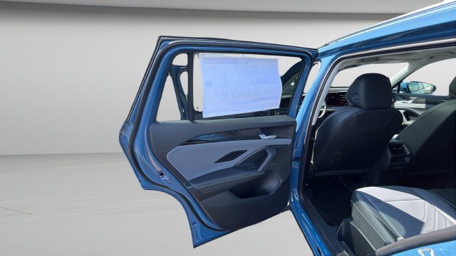 New 2026 Volkswagen Tiguan SE AWD/4WD image 21