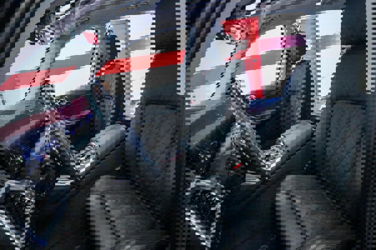 Used 2023 BMW X7 xDrive40i w/ Premium Package image 11