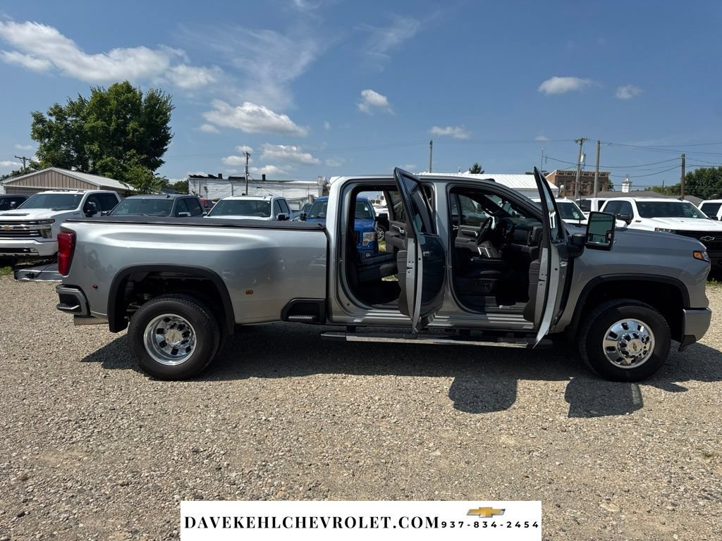 Used 2025 Chevrolet Silverado 3500 High Country w/ High Country Premium Package AWD/4WD image 47