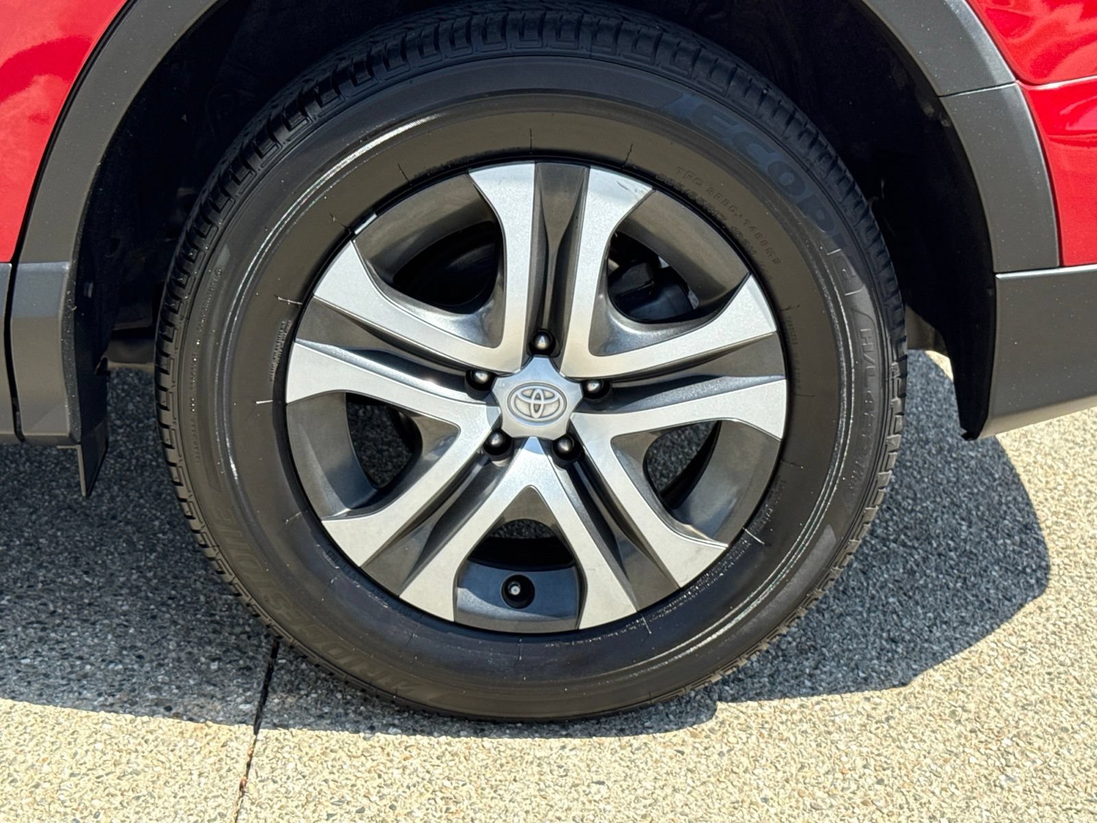 Used 2017 Toyota RAV4 LE FWD image 17