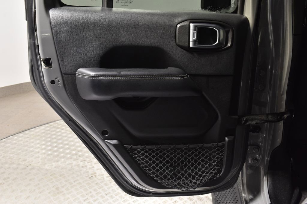 Used 2018 Jeep Wrangler Unlimited Sahara w/ Cold Weather Group image 26