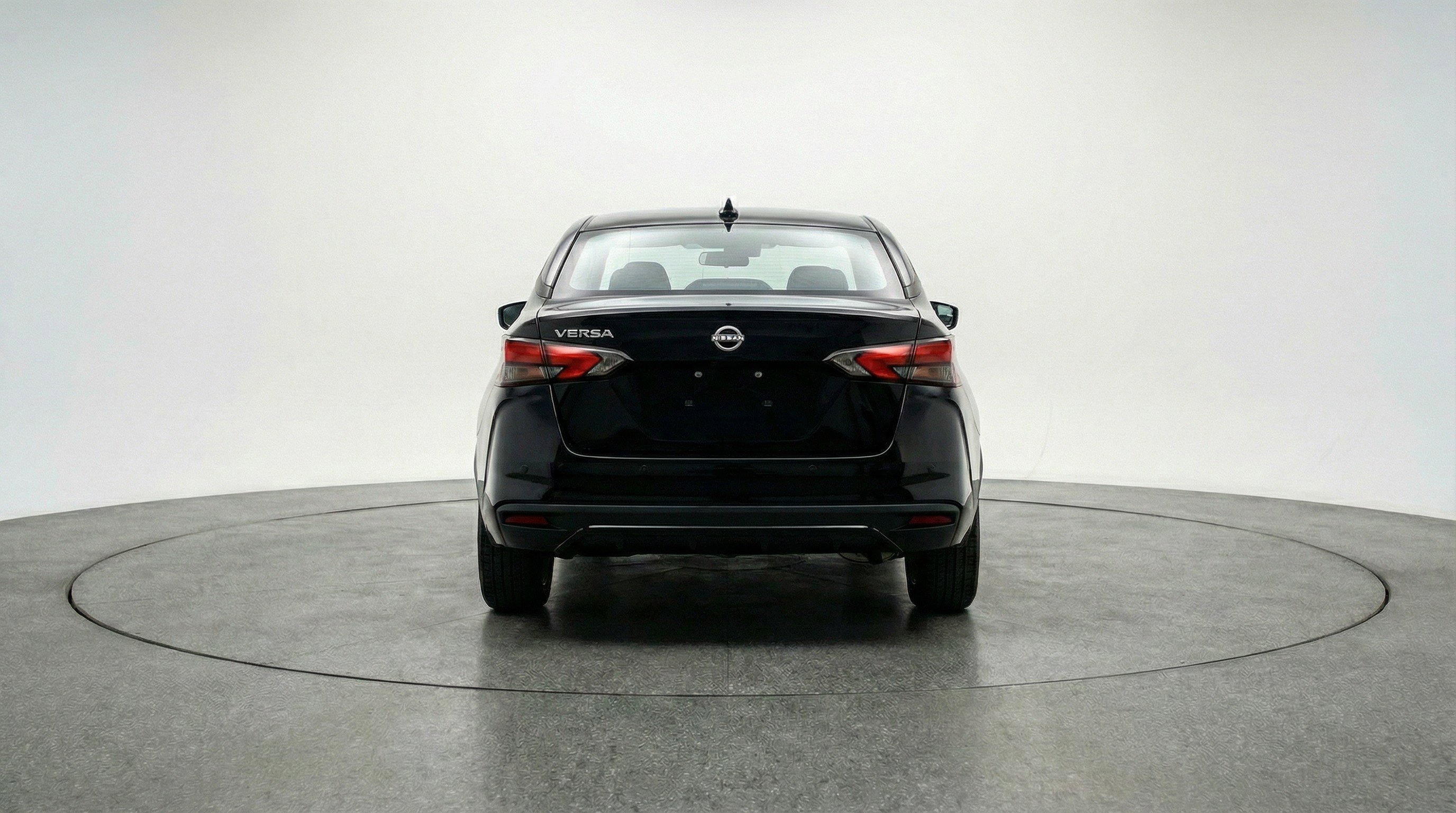 Used 2025 Nissan Versa SV image 7