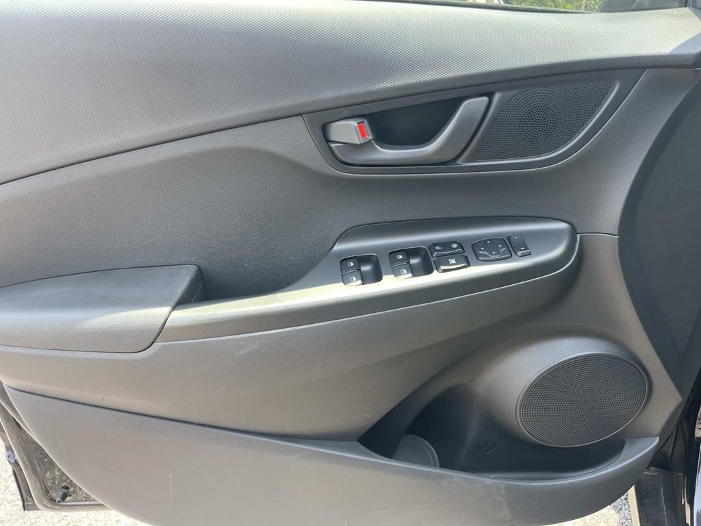 Used 2021 Hyundai Kona SE FWD image 24