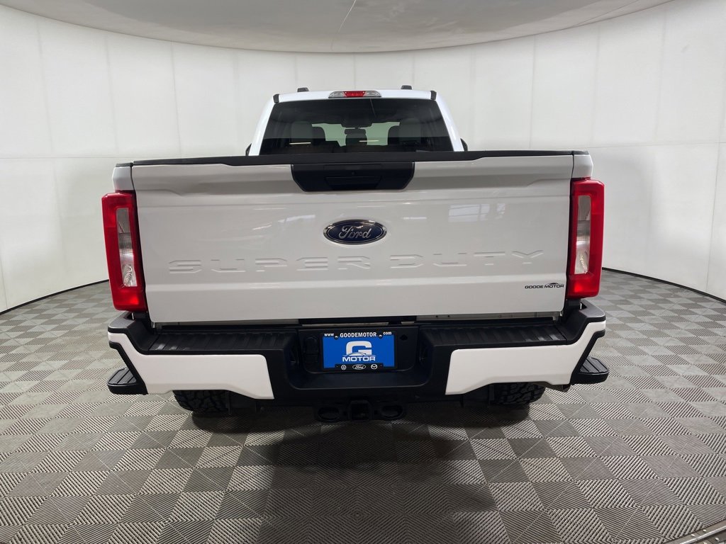 Used 2023 Ford F350 XLT image 6