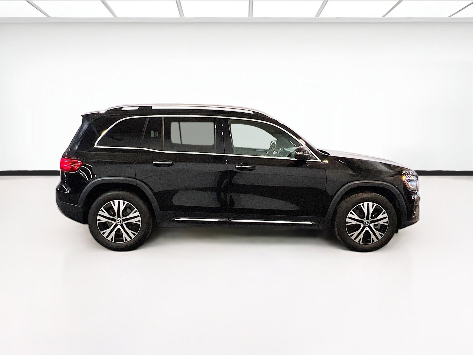 Used 2024 Mercedes-Benz GLB 250 image 23