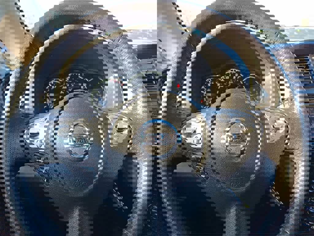 Used 2015 Nissan Versa Note SR w/ SR Convenience Package image 16