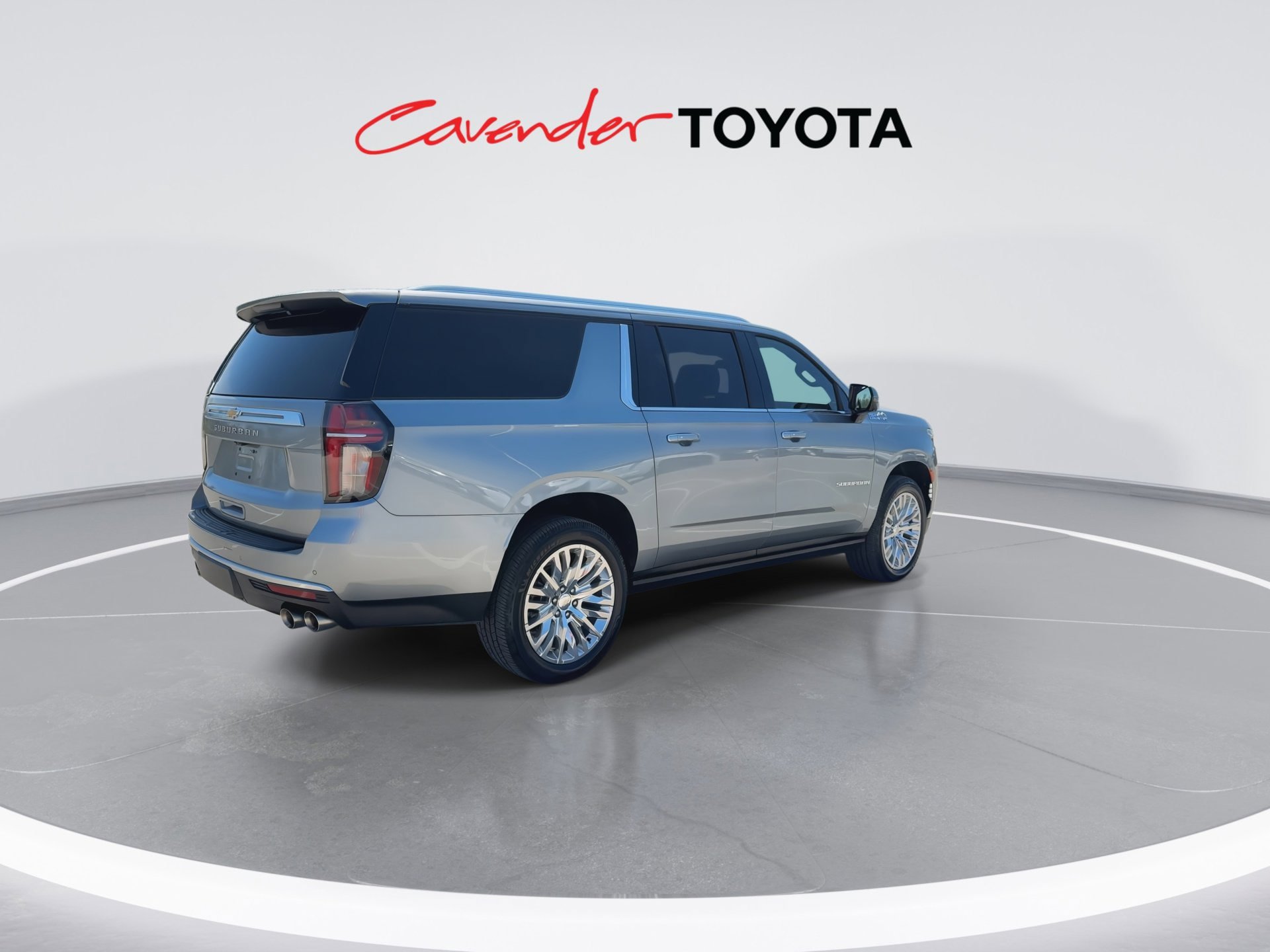 Used 2024 Chevrolet Suburban High Country w/ Premium Package 2 AWD/4WD image 8