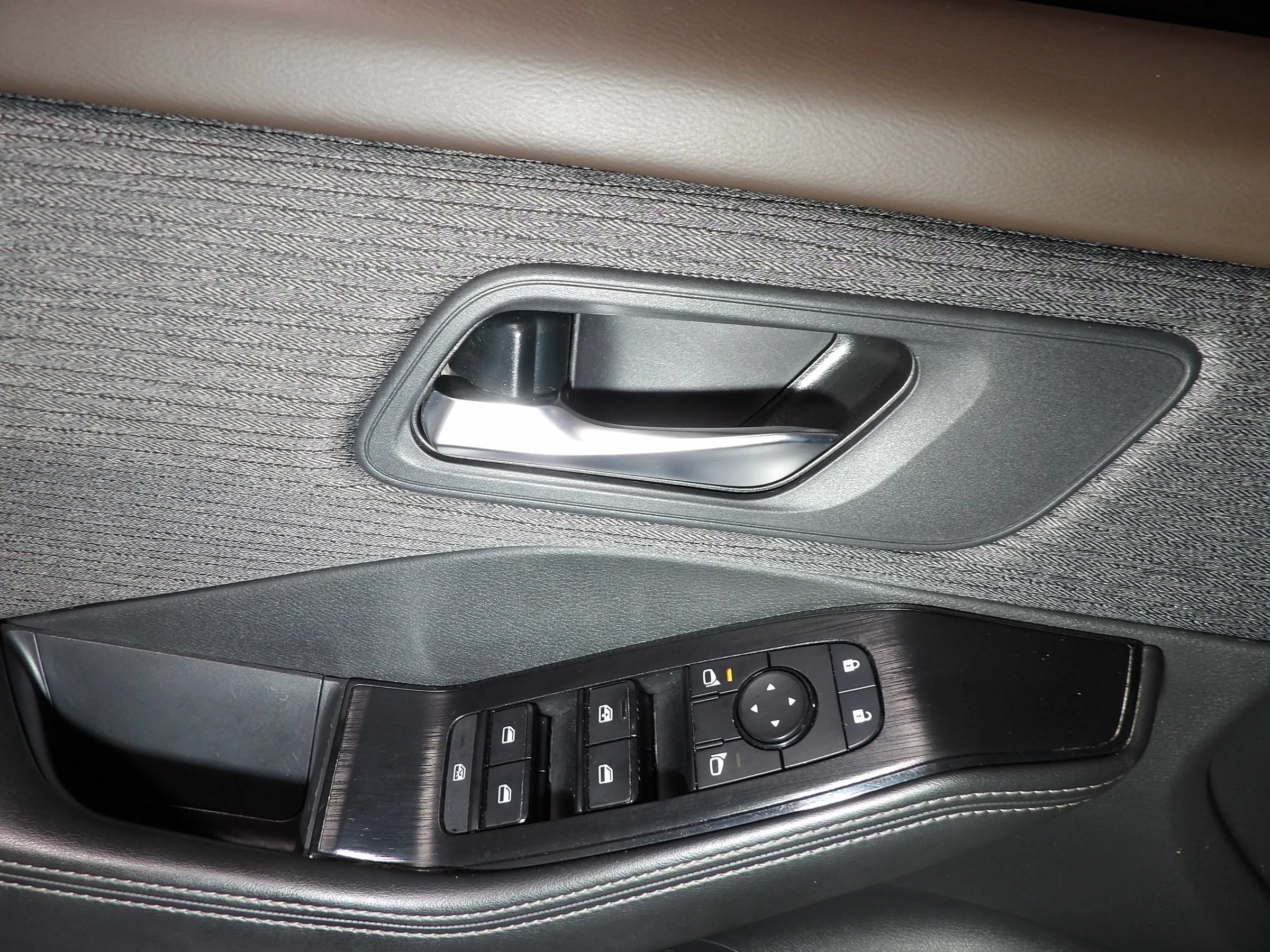 Used 2021 Nissan Rogue SV FWD image 7