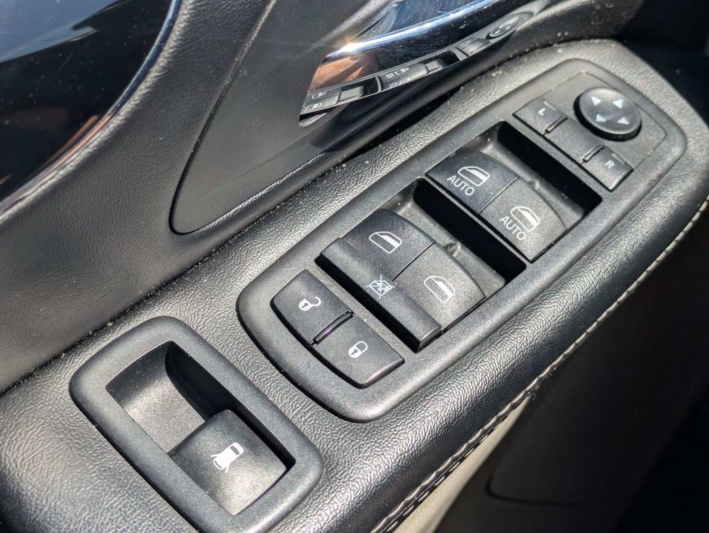 Used 2019 Dodge Grand Caravan SXT image 22
