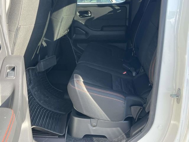 Used 2024 Nissan Frontier PRO-4X w/ Technology Package image 15