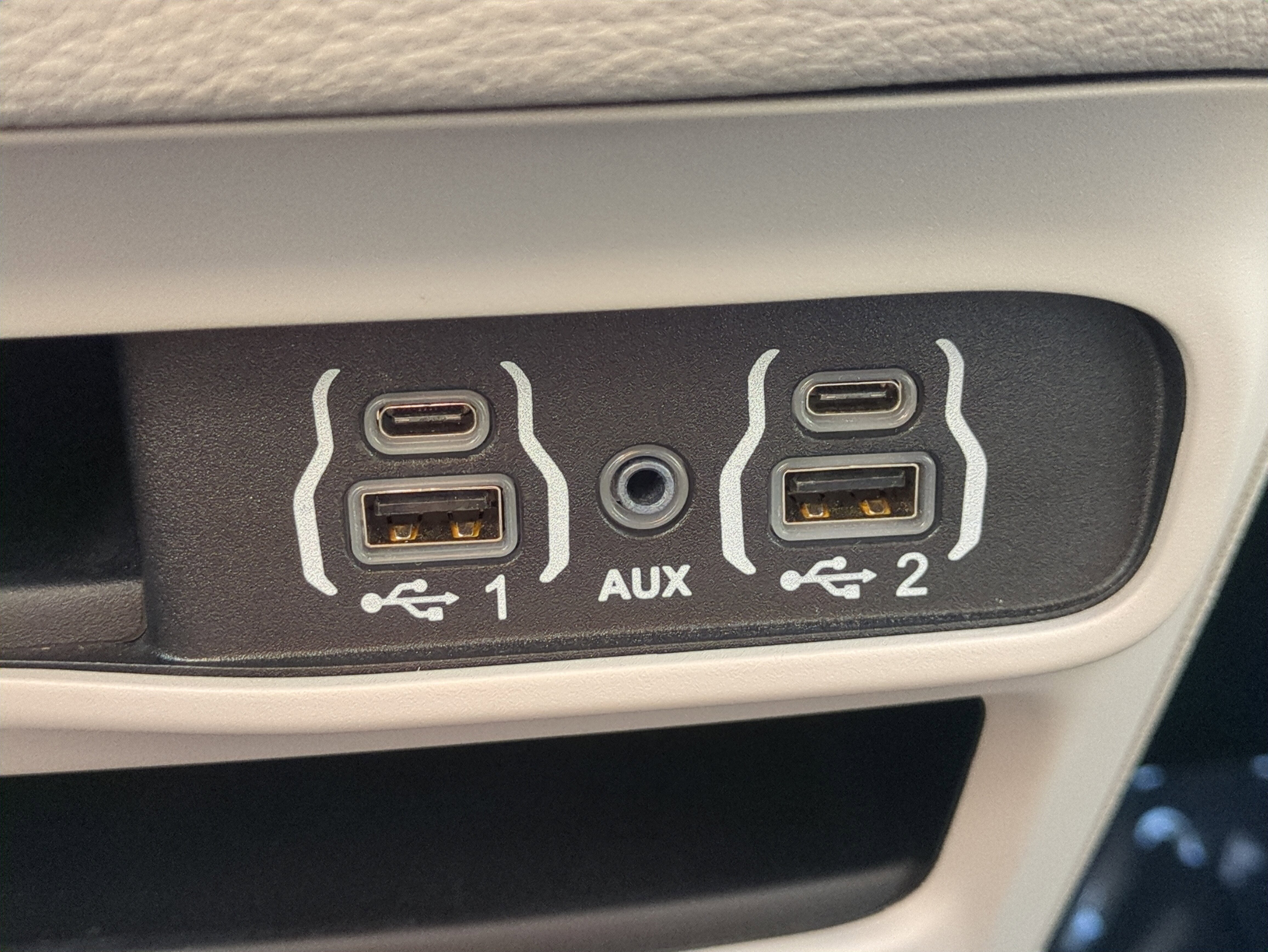 Certified 2024 Chrysler Pacifica Select image 24